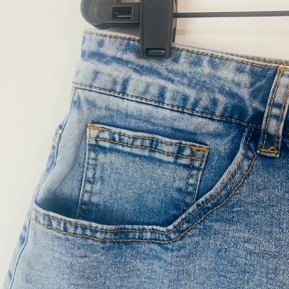 Classic Light Blue Denim Shorts – XL, Made in China - Picture 12 of 17